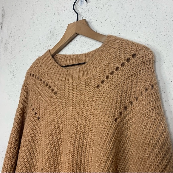 Elizabeth and James Oversize Shimmer Cropped Sweater Size XL - Picture 7 of 9